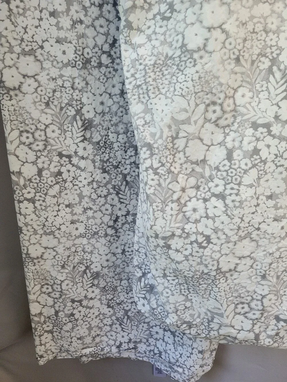 Pottery Barn Teen Flat and Fitted Sheet Floral Gray XL TWIN
